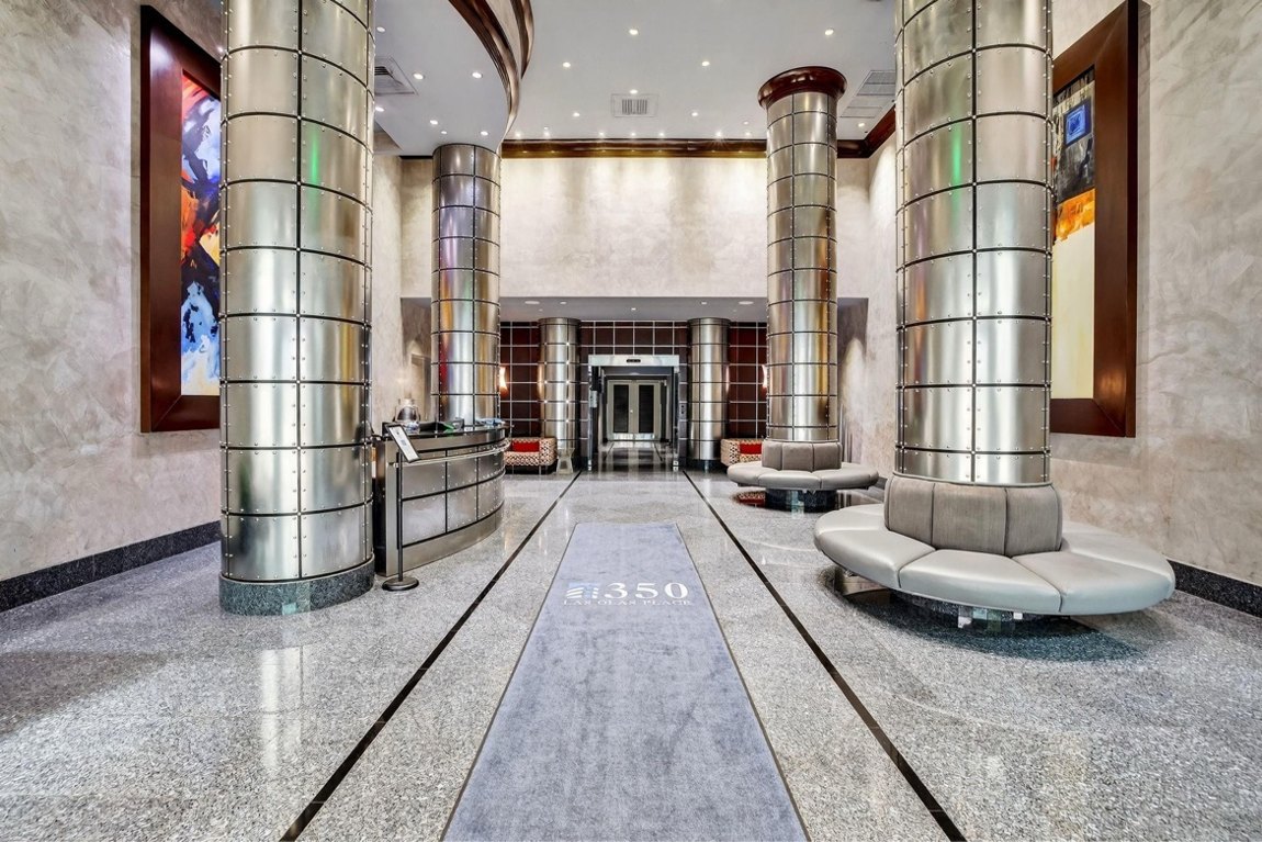 The lobby at 350 Las Olas Place